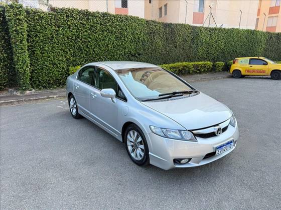 HONDA CIVIC 1.8 LXL 16V FLEX 4P MANUAL HONDA CIVIC 1.8 LXL 16V FLEX 4P MANUAL